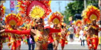 Ce carnaval a lieu chaque année dans une ville du Brésil qui porte le même nom ; c'est...