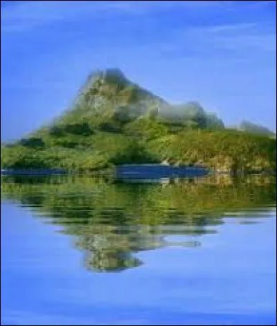 Quel est le nom de l'île de la transformation des trois sirènes ?