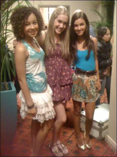 Avec quelle Jennifer, Carlos est-il sorti pour la première fois ?