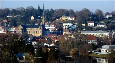 Avec 27 μm/m3, on peut dire qu'il n'y a pas que les saucisses qui soient fumées dans cette ville ! Où sommes-nous ?