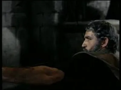 Quel prétendant Ulysse abat-il en premier ?