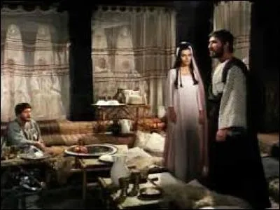 Chez quel peuple Ulysse se retrouve-t-il après que la nymphe lui a permis de reprendre la mer sur un radeau ?