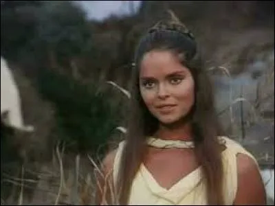 Ulysse y rencontre la princesse Nausicaa qui tombe amoureuse de lui. Quel est le nom de son père ?