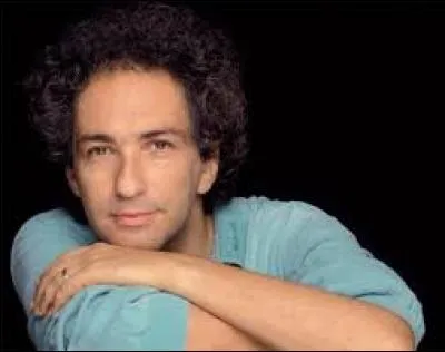 C'était un chanteur très connu qui était le mari de France Gall jusqu'à sa mort en 1992, il s'agit de...