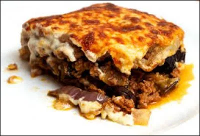 Voici des lasagnes. Enfin non, c'est de la moussaka. Elle est composée d'aubergines, d'oignons et de viande hachée de mouton. Ce plat nous vient de Turquie et de...