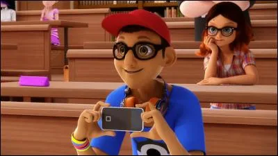Comment s'appelle le meilleur ami d'Adrien ?