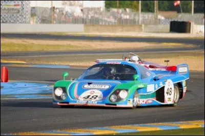 Quel constructeur français a remporté 3 victoires ?