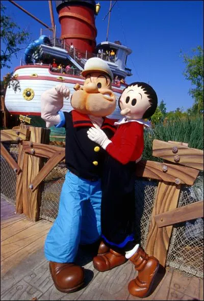 Un autre parc accueille aussi l'univers de Popeye. Il est alors possible de rencontrer les personnages, de se balader, de faire des attractions sur le thème de Popeye et, bien sûr, de manger dans le "Wimpy's" (en référence au nom anglais de l'ami de Popeye qui est un mangeur de hamburgers). Quel complexe de parcs accueille l'univers de Popeye ?