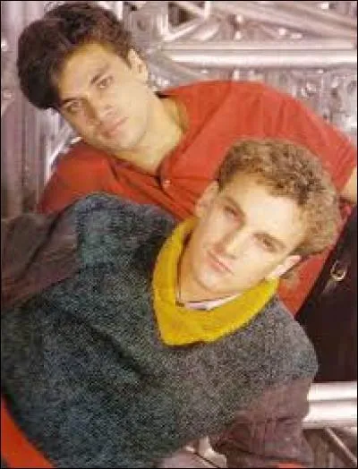 Quel groupe anglais a sorti le tube "I.O.U" en 1983 ?