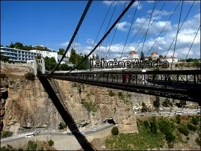 Quelle est la longueur du pont Sidi M'Cid ?