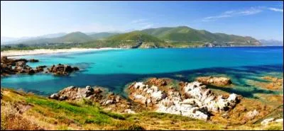 Où se situe le désert des Agriates ?