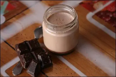 Si un yaourt au chocolat contient 11% de sucre, alors 5 yaourts au chocolat contiennent 55% de sucre.