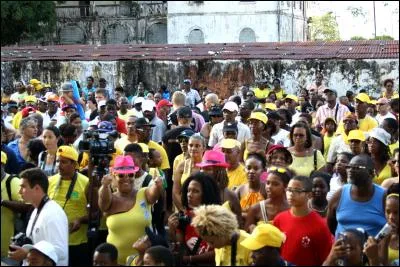 Quelle est la population de la Guyane (chiffres de 2014) ?