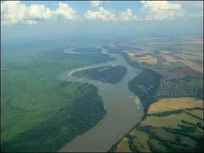 L'OB - Ce fleuve russe long de 3 650 km est connu notamment pour son estuaire, l'un des plus longs du monde avec....