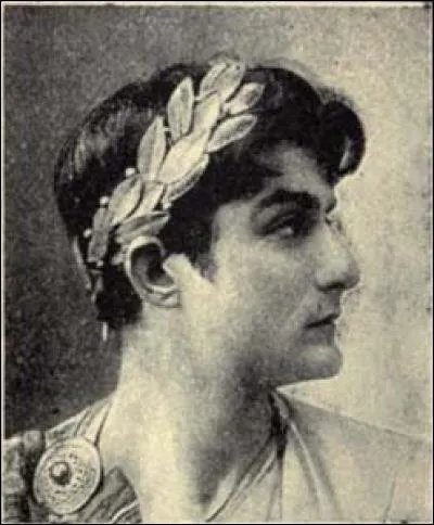 Empereur à quatorze ans, il se montra capricieux et cruel menant une vie de débauche et de scandale. Qui est-il ?