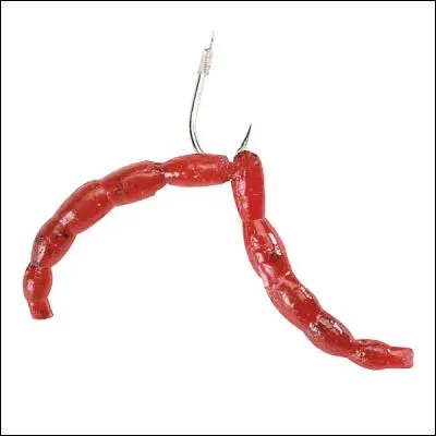 Je suis une larve, je vis au fond des mares et de certains plans d'eau, c'est quand je remonte à la surface pour devenir adulte que je dois me méfier, car il m'attend pour m'avaler !