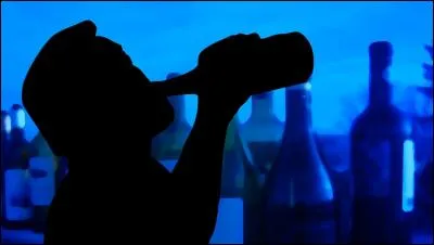 Le calage d'alcool entra&icirc;ne souvent des intoxications tr&egrave;s graves.