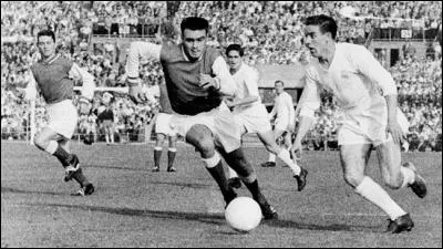 Le 3 juin 1959, le stade de Reims s'incline en finale de la coupe d'Europe des clubs champions. Quel club rencontrait-il ?