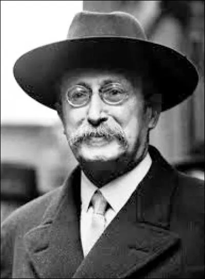 Ce 5 juin 1936, il devient chef du gouvernement après la victoire du Front Populaire aux législatives. De qui s'agit-il ?