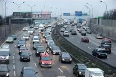 PARIS - le boulevard périphérique fait le tour de la capitale de la France, sur une longueur de....