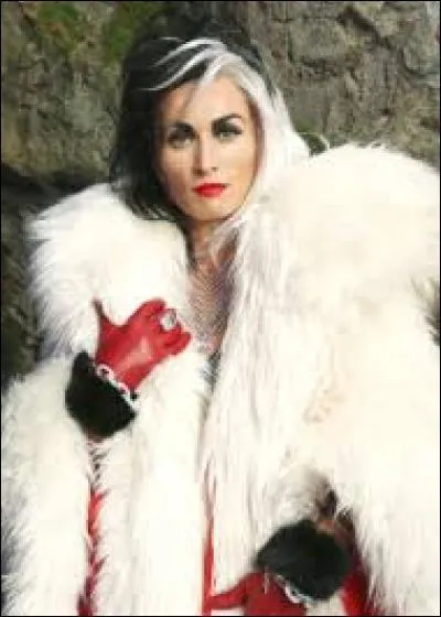 Trouve le nom du personnage.