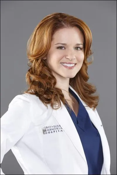 Quelle actrice joue April Kepner ?