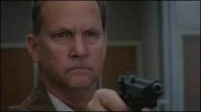 Pourquoi Mr Clark veut-il tuer tous les chirurgiens ?