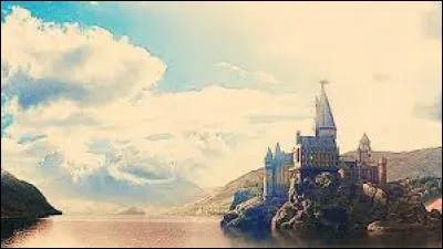 Poudlard est la demeure la plus hantée de Grande-Bretagne.