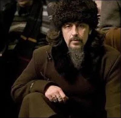 Dans l'alphabet cyrillique, le nom d'Igor Karkaroff s'écrit ainsi : "Иgорь Каркаrов"