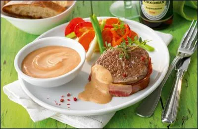 Qu'ajoute-t-on à la sauce béarnaise pour obtenir une sauce Choron ?