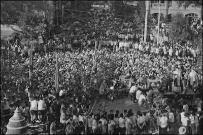 De quoi profite Mao Zedong pour revenir au pouvoir en 1966 ?