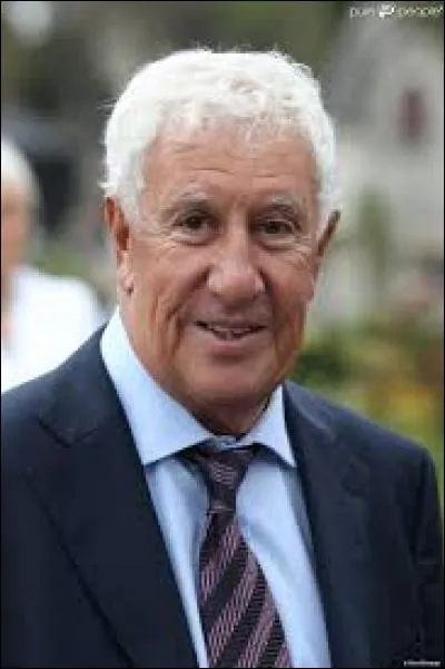 C'est un journaliste qui a participé à l'émission "Le Petit Rapporteur" de Jacques Martin, il s'agit de...