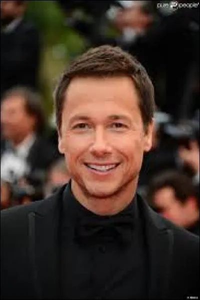 C'est un acteur et humoriste canadien, il est ami avec Franck Dubosc, il s'agit de...