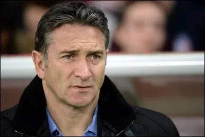 Lors de quelle saison la Real Sociedad est-elle entraînée par Philippe Montanier ?