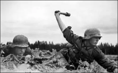 La plus courte guerre a duré 38 minutes. Elle y a opposée...