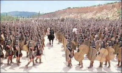 Quand les Grecs sont apparemment partis, de quoi sont morts les hommes sur la plage ?