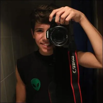 Son nom de famille est ...