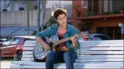 Comment s'appelle le meilleur ami de Luna ?