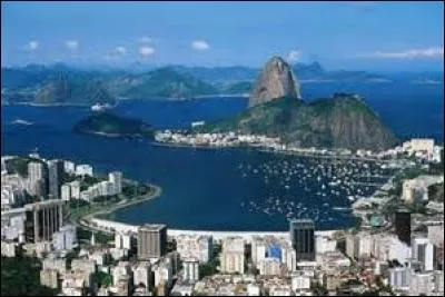 RIO DE JANEIRO - la deuxième plus grande ville du Brésil est baignée par...