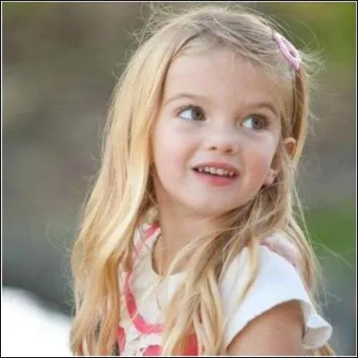 Quels sont les vrais nom et prénom de l'héroïne de "Bonne chance Charlie" ?