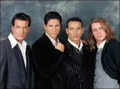 Lequel de ces boys band français des années 90 se composaient de quatre membres ?