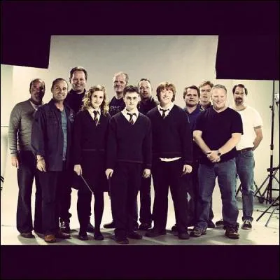 Les acteurs, leurs doublures et les figurants disposaient de 2 à 4 heures de cours particuliers, par jour.