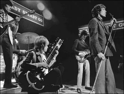 Ce groupe de rock est célèbre. Que chantent-ils en 1966?