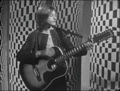 Sa "Poupée qui fait non" est un des grands succès de l'année. Qui est-ce ?