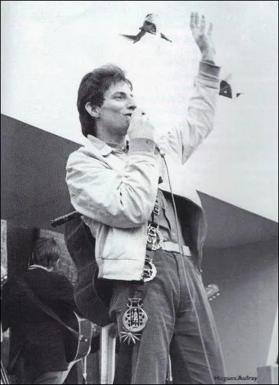 En mai 1966, dans un concert contre le racisme, il dédie cette chanson à Martin Luther King. Quel est son titre ?