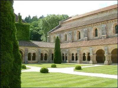 Quelle est la date de la fondation de l'abbaye de Fontenay, classée au Patrimoine mondial de l'Unesco ?