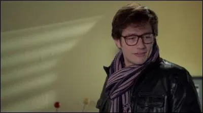 Par qui s'est fait violer Coralie ?