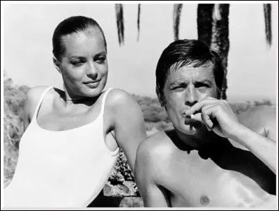 Marianne est le pr&eacute;nom de Romy Schneider dans "La piscine", mais quel est celui d'Alain Delon ?