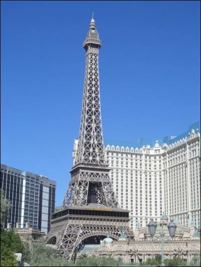 D'après cette photo, nous nous trouvons à...