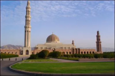 La capitale la plus chaude a une moyenne de 45°C de mai à août. Il s'agit de :